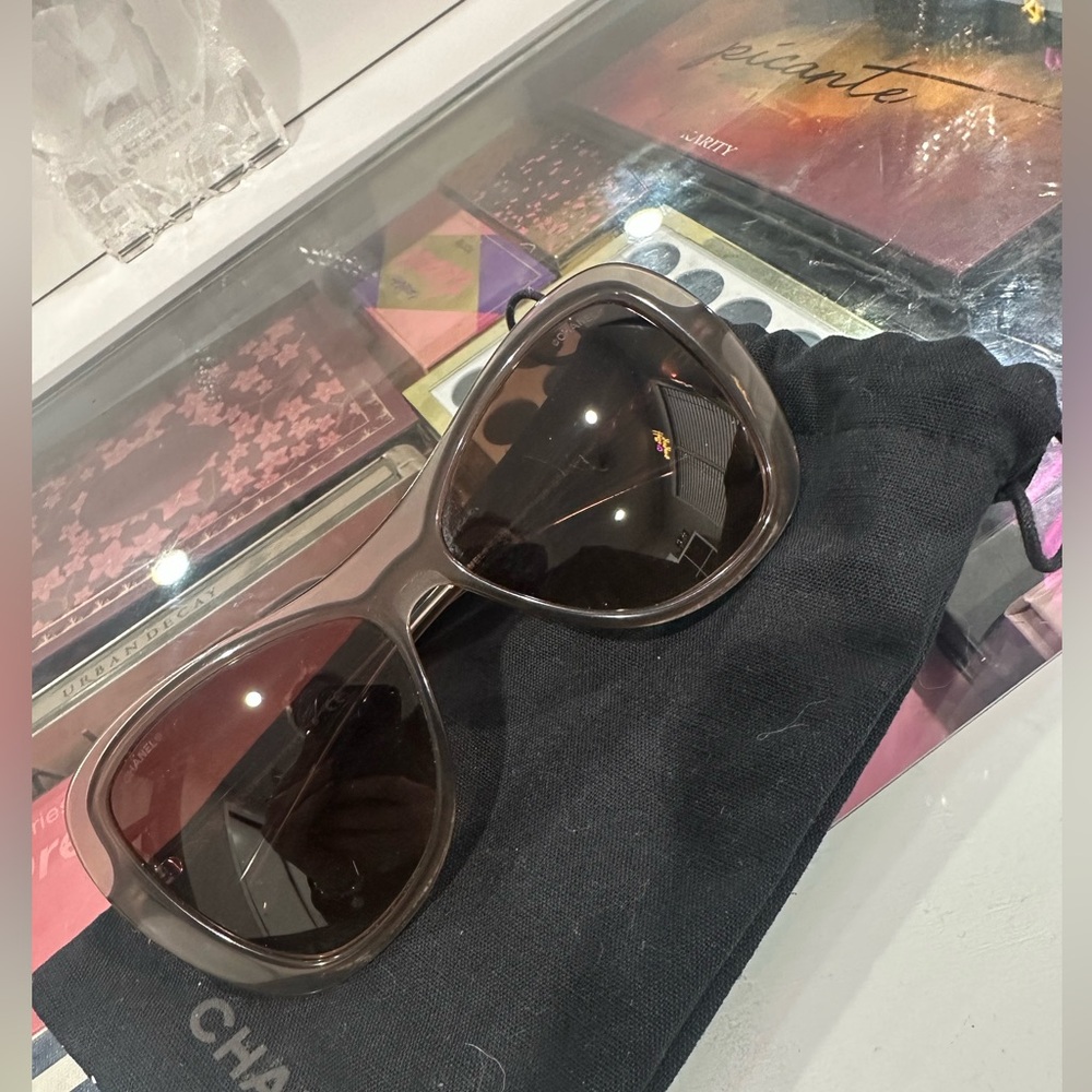 CHANEL VINTAGE SUNGLASSES - NEW